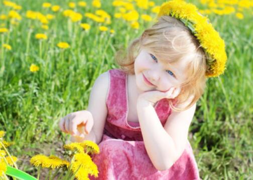 2022新生女?huà)雰鹤蠲赖拿謱毜? /></a>新生女?huà)雰?,在?lái)到人間后,父母忙著第一件事情,就是給寶寶起一個(gè)美好的名字。作為女性,名字給人的印象,要具有女性的特征,讀起來(lái)要柔美可愛(ài),意境優(yōu)雅,給人藝術(shù)享受。這樣的女?huà)雰好?,暗示了孩子將?lái)的人生是...</div>
<span id="ctl00_ContentPlaceHolder1_subjectList_dgNews_ctl07_Label1" style="color:Green;font-size:10pt;">2022/4/20 17:11:21</span>
<div style="height:5px; font-size:5px"> </div>
<hr width="99%" style="text-align:center; border-style:dotted; border-width:0px; height:1px;" />
<div style="height:5px; font-size:5px"> </div>
</div>
</td>
</tr><tr style="border-width:0px;">
<td valign="top">
<div style="padding-left:3px; padding-right:3px;line-height:180%">
<h3 style="padding:0px;margin:0px;display:inline;"><a id="ctl00_ContentPlaceHolder1_subjectList_dgNews_ctl08_HyperLink1" class="headline" href="/subject/qimingdaquan/nvhaiqiming/s.aspx?newsid=14706" target="_blank">女孩起名用“卉”字好聽(tīng)的名字大全</a></h3>
<span style="color:Red;font-size:8pt;"></span>
<br />
<div style="padding-top:1px; width:95%; padding-left:8px; line-height:180%;color:#2f2f2f;font-size:14px;" ><a href=