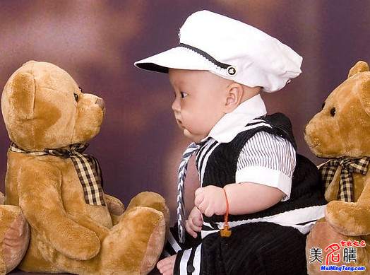 羊?qū)殞毱鹈执笕? /></a>今年是農(nóng)歷的乙未羊年，本年內(nèi)出生的寶寶都是羊?qū)殞殹Ｑ驅(qū)殞毱鹈€是有很多講究的，最重要的就是要兼顧傳統(tǒng)的五行八字，五格數(shù)理，生肖屬相等綜合起名。除此之外，名字讀音要好，不要繞口的名字。名字要有內(nèi)涵，選用...</div>
							        <div style="height:5px; font-size:5px"></div>
							        <hr width="99%" style="text-align:center; border-style:dotted; border-width:0px; height:1px;" />
							        <div style="height:5px; font-size:5px"></div>
							    </div>
						        </td>
	</tr><tr style="border-width:0px;">
		<td valign="top">
						        <div style="padding-left:3px; padding-right:3px;line-height:180%">
							        &nbsp;<h3 style="padding:0px;margin:0px;display:inline;"><a id="ctl00_ContentPlaceHolder1_ShowMore1_dgNews_ctl06_HyperLink1" class="headline" href="/yang/s.aspx?newsid=3716" target="_blank">羊?qū)殞毱鹈Ｒ姷姆椒ù笕?/a></h3>
							        &nbsp;<span id="ctl00_ContentPlaceHolder1_ShowMore1_dgNews_ctl06_Label1" style="color:Green;font-size:10pt;">2015/2/13 10:46:44</span>
							        &nbsp;&nbsp;<span style="color:Red;font-size:8pt;"></span>
							        <br />
							        <div style="padding-top:1px; width:95%; padding-left:8px; line-height:180%;color:#2f2f2f;font-size:14px;" ><a href=